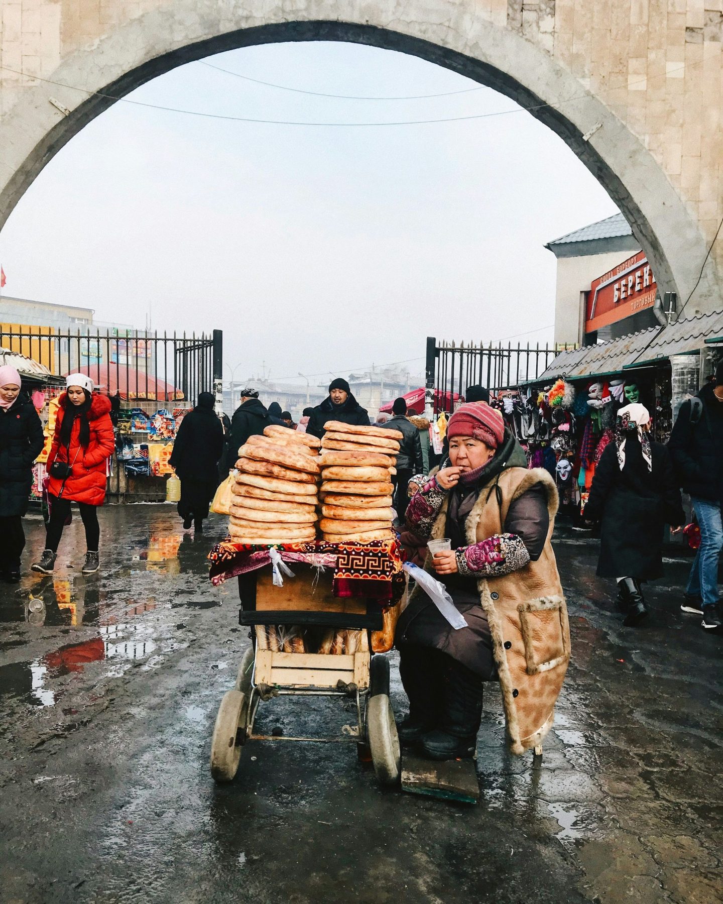 Eten op straat in Bishkek